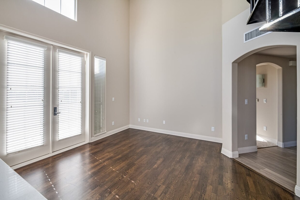 Windsor at Hancock Park Apartments in Los Angeles, CA Westside Rentals