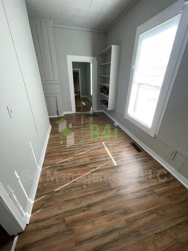 Foto del edificio - 1583 Elm St NE