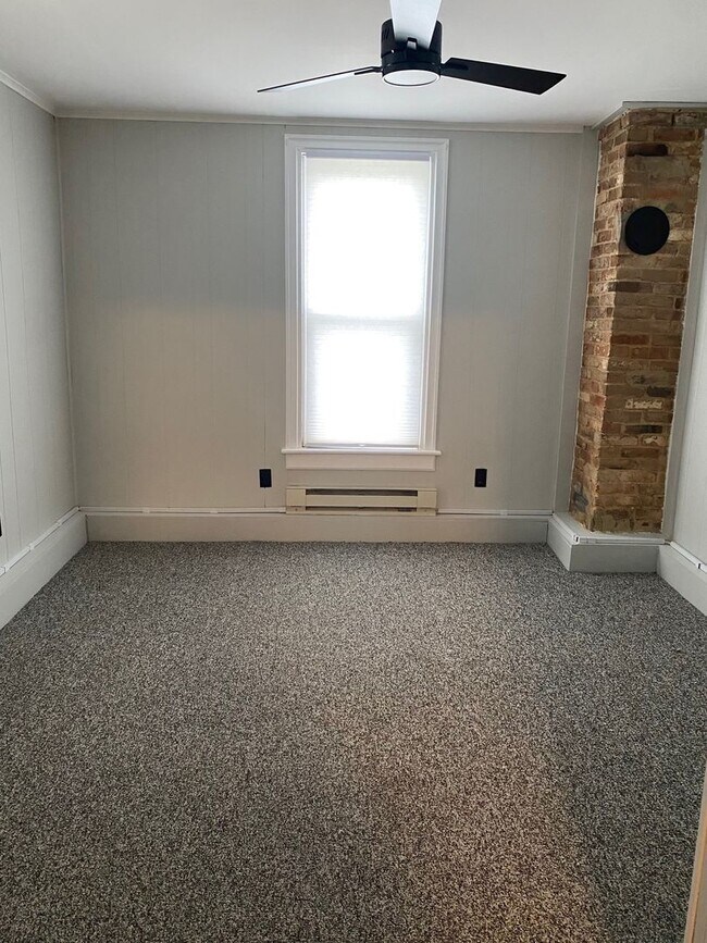 Foto del edificio - 114 N Penn St