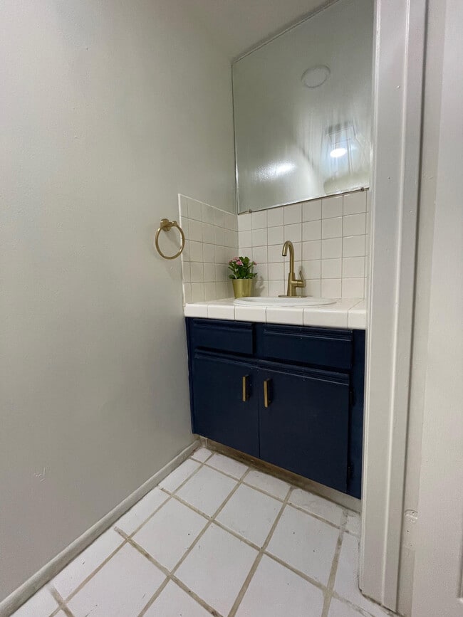 Building Photo - 16126 S Ainsworth St