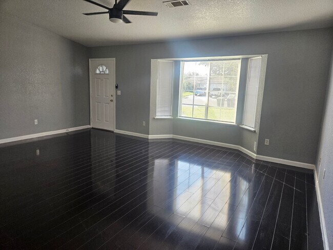 Foto del edificio - Beautiful Kerman Home!