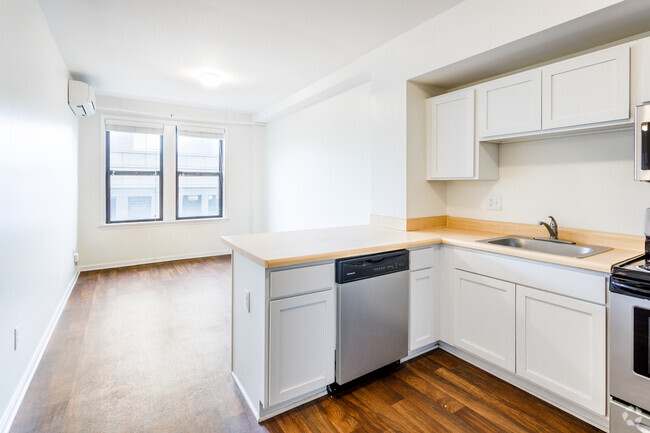 2 BR, 1 BA - The Burke, 625 SF - The Ashley