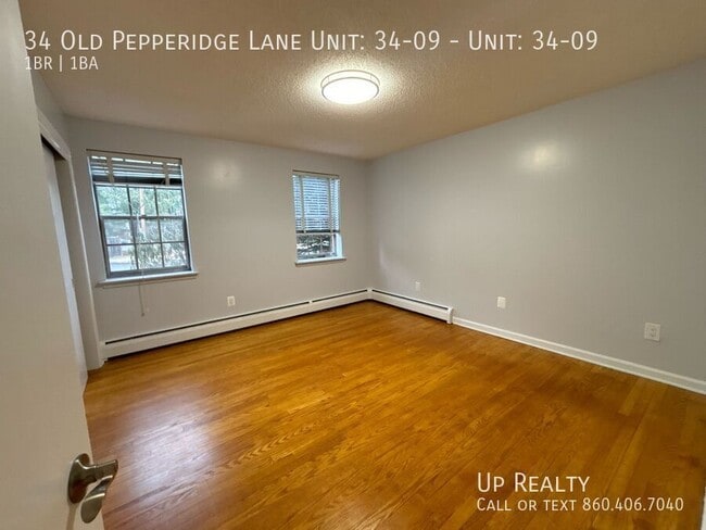 Building Photo - 34 Old Pepperidge Ln