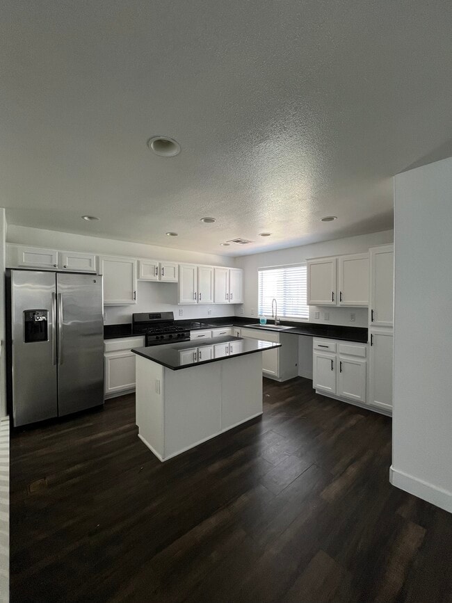 Building Photo - 2178 Dragon Claw Ln