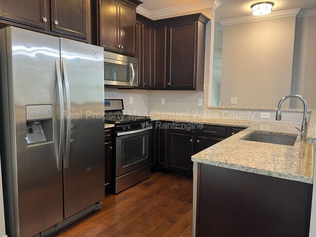 Foto del edificio - 2805 Plumfield Pl