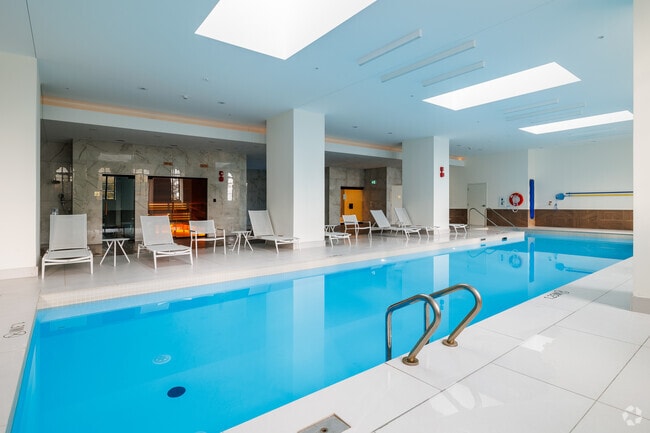 Pool - Le George Apartments