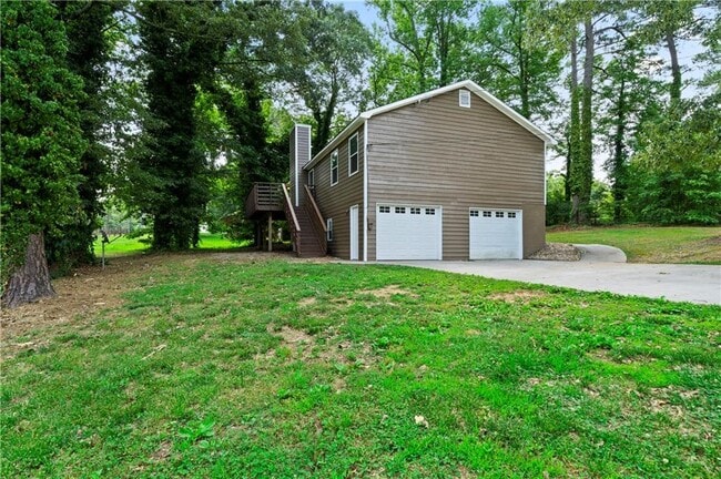 Building Photo - 5405 Iris Dr SW