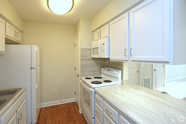 1BR,1BA - Courtyard Commons