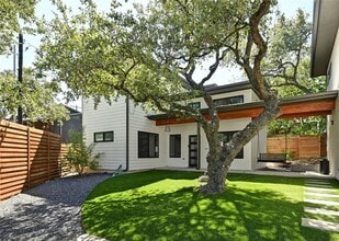 Building Photo - 407 S Park Dr