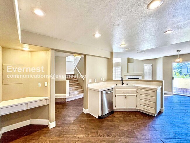 Foto del edificio - 25236 Via Catalina