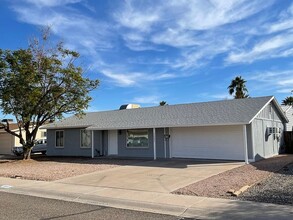 Building Photo - 3443 E Poinsettia Dr