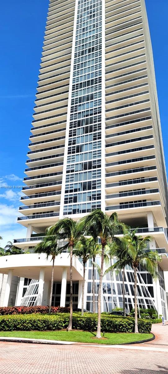 Building Photo - 1830 S Ocean Dr