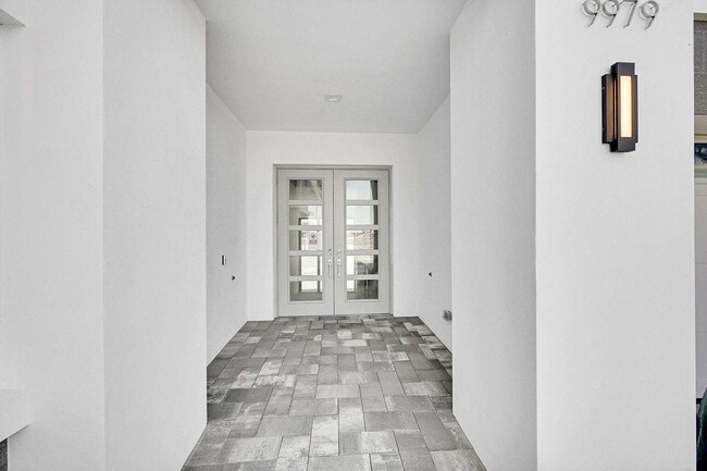 Photo - 9979 Migration Pt House