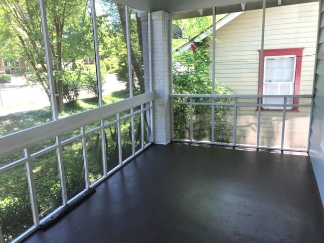Building Photo - 2 bdrm, 2 bath home in Grant Park
