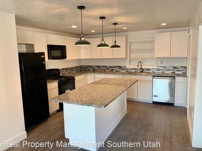 Building Photo - 3 br, 2 bath House - 332 S 200 W