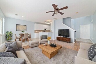 Building Photo - 8734 Rainglen Ln