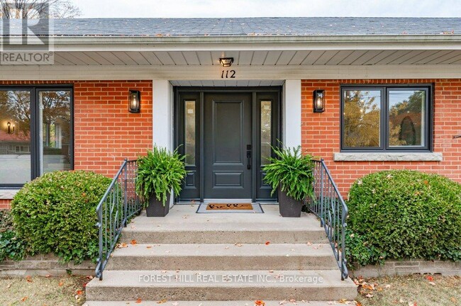 Building Photo - 112 Queensway Dr