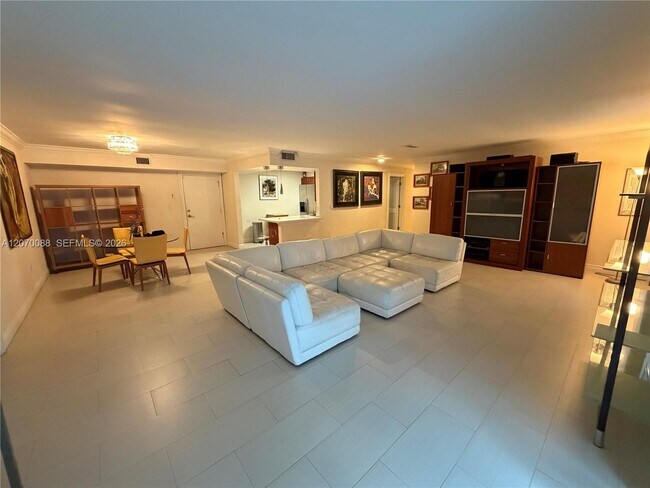 Foto del edificio - 2640 NE 135th St