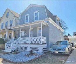 Building Photo - 421 Brace Ave