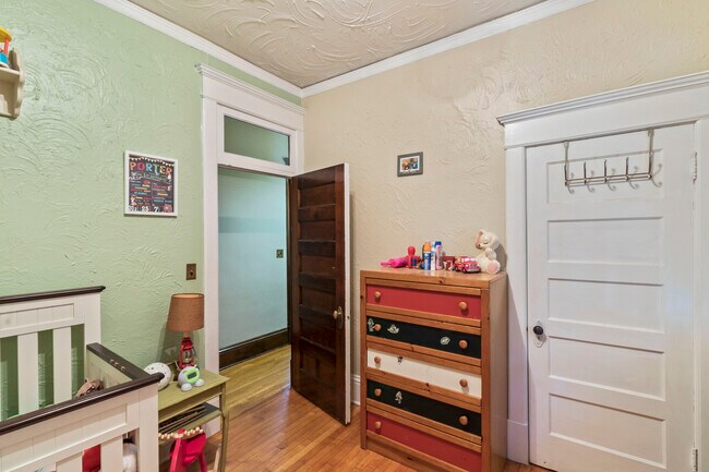 Building Photo - 1061 Dayton Ave