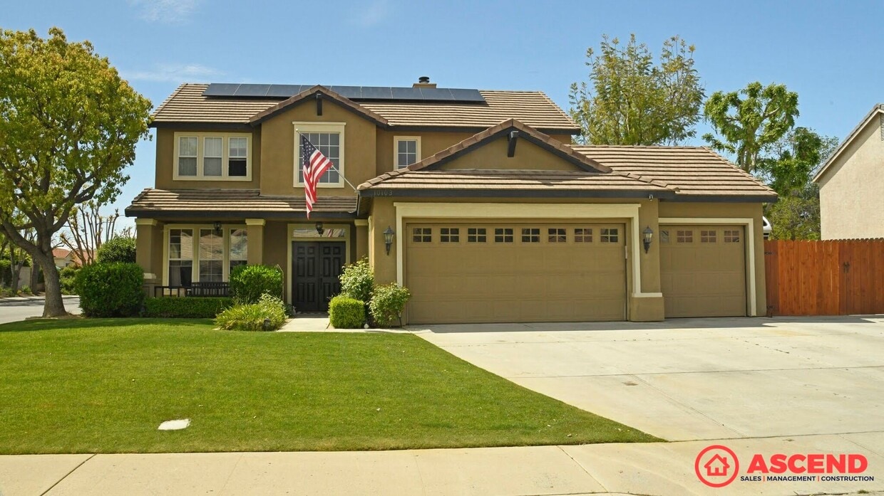 Primary Photo - Darling Home in Olive Dr Area!