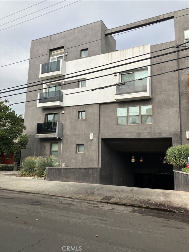 Building Photo - 11925 Kling St