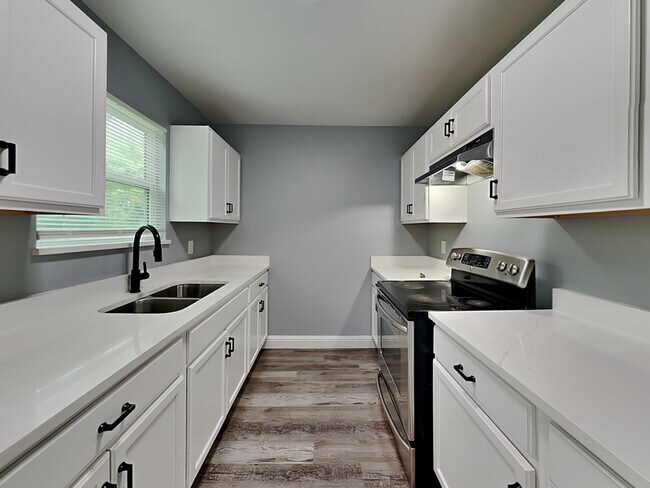 Building Photo - 3320 Mundy Dr