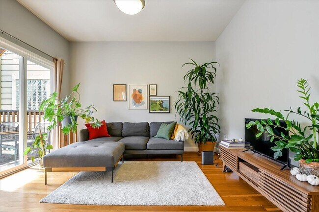Building Photo - Epic REA - Modern 2 BR/1 BA Condo w/Privat...