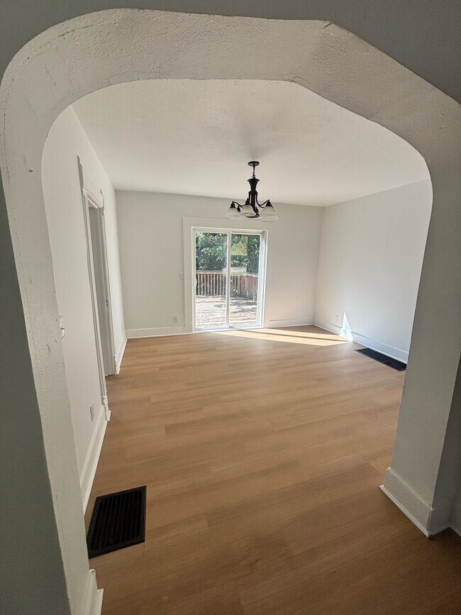 Foto del edificio - 1361 Rural St
