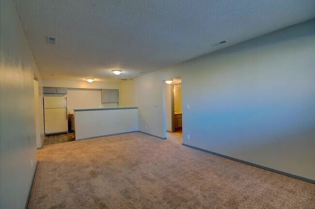 Foto del edificio - 2450 Shaker Ct
