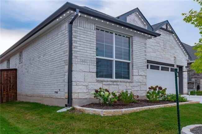 Building Photo - 316 Peace Pipe Way