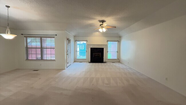 Foto del edificio - Great 3 bed, 2 bath home in Broken Arrow w...