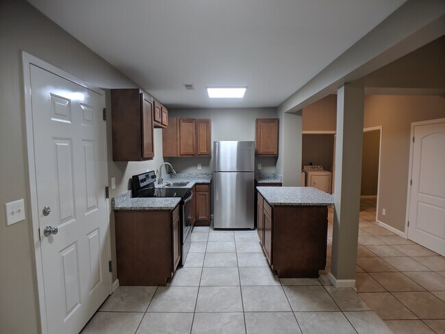 Foto del edificio - 2435 S Dixie Dr