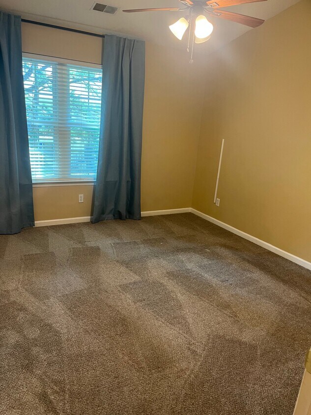 Building Photo - 7983 Shadow Oak Dr