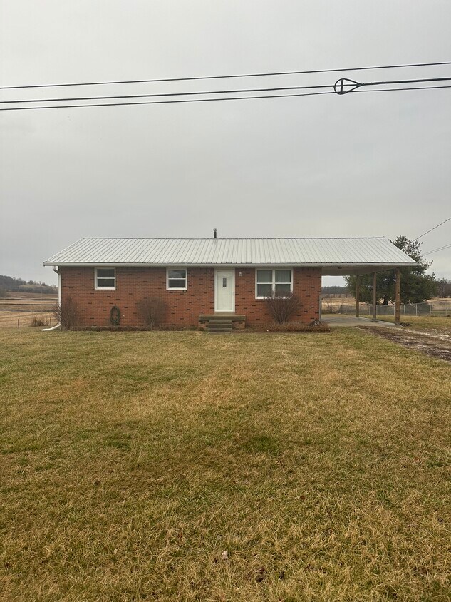 811 Debbie Ln, Irvington, KY 40146 House Rental in Irvington, KY