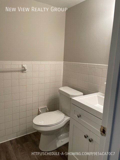 Building Photo - 2119 Bulla St