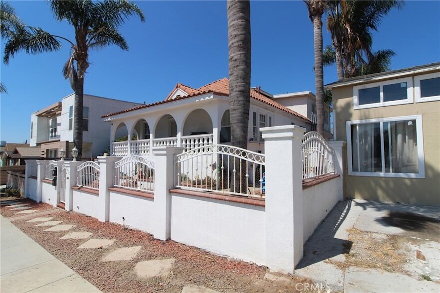 Foto principal - 2078 Harrison Ave