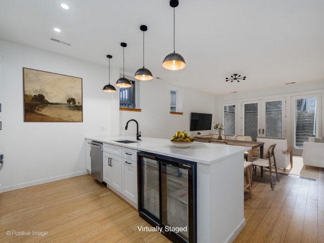 Foto del edificio - 842 N Wolcott Ave