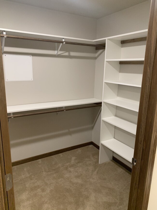 Large walk-in closet - 504 Jefferson St