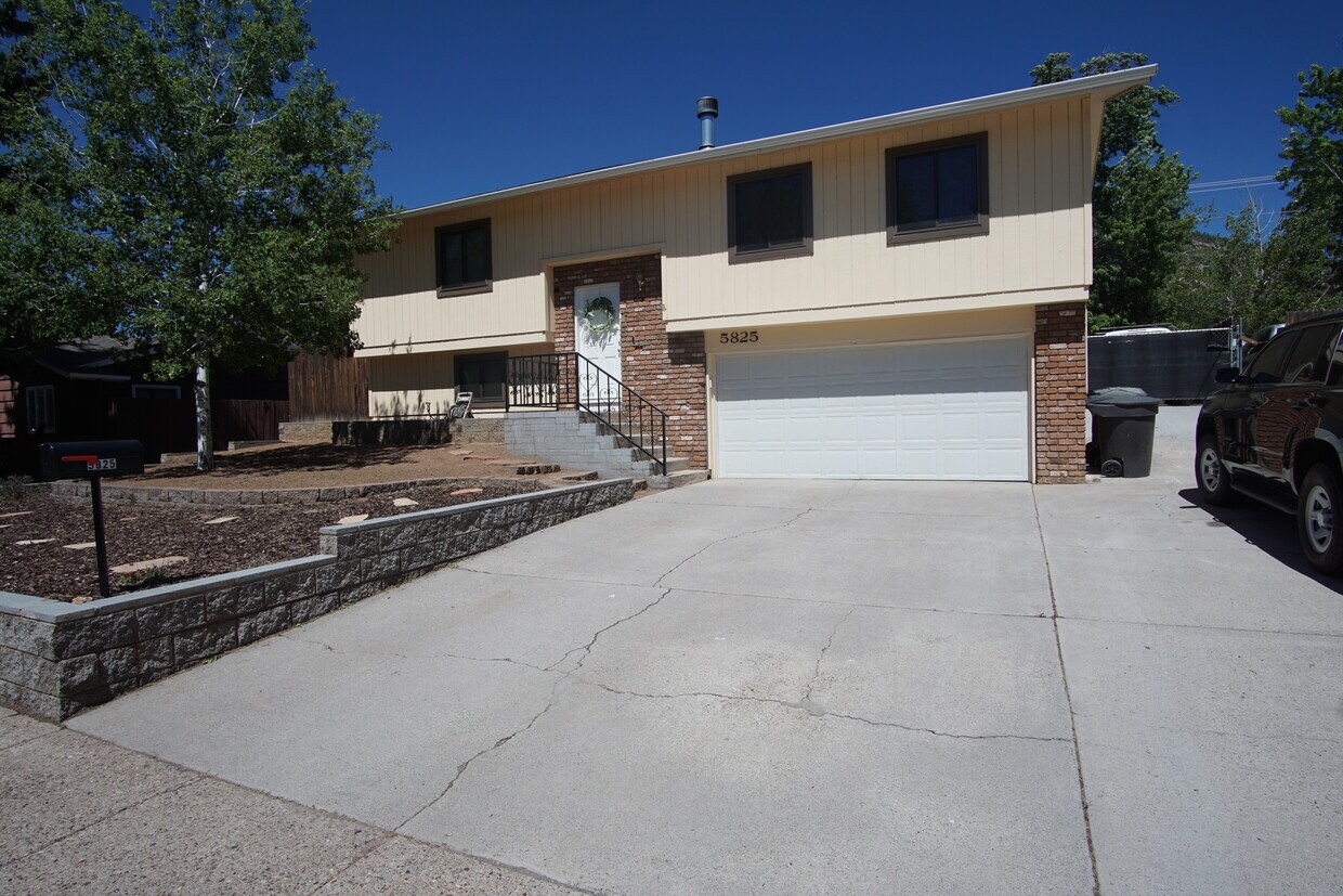 5825 N. Smokerise Dr., Flagstaff, AZ 86004 House for Rent in
