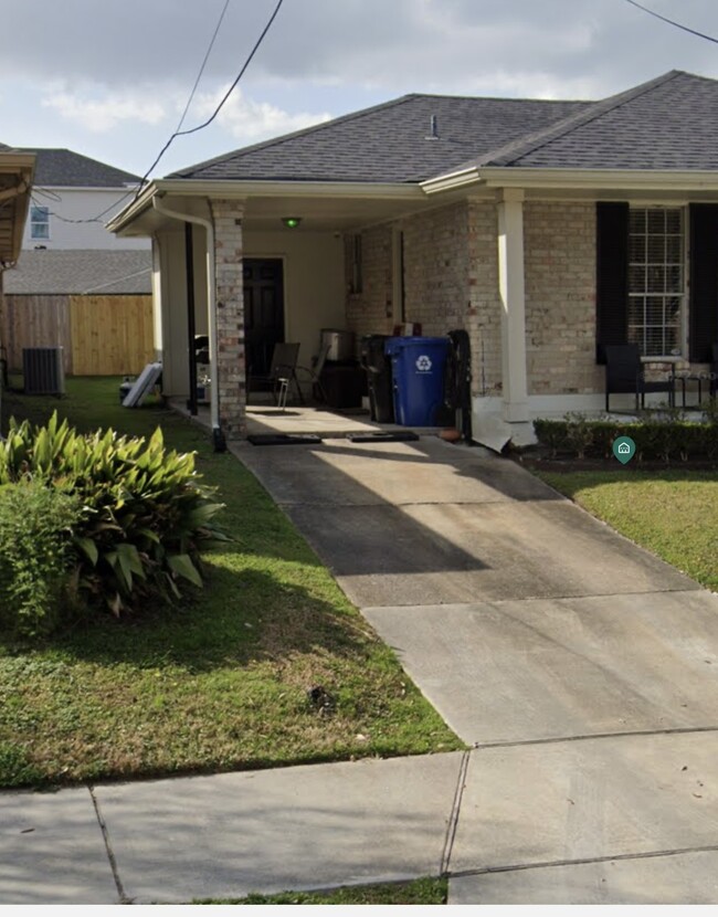 Building Photo - 6656 Fleur De Lis Dr