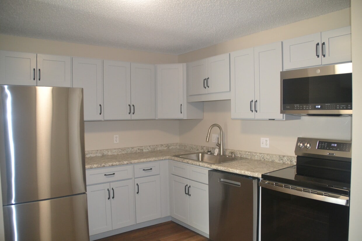 Primary Photo - 12 Saint James Pl