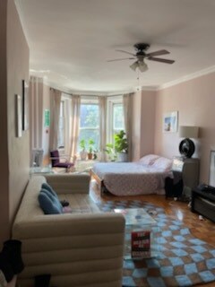 Foto principal - 527 Putnam Ave