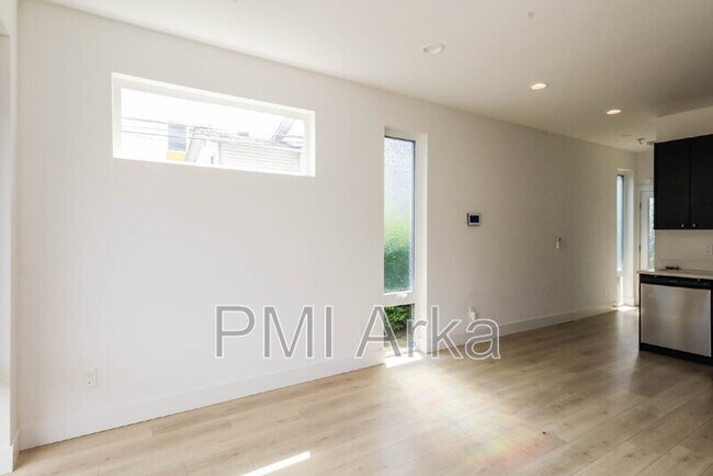 Foto del edificio - 909 28th Ave S