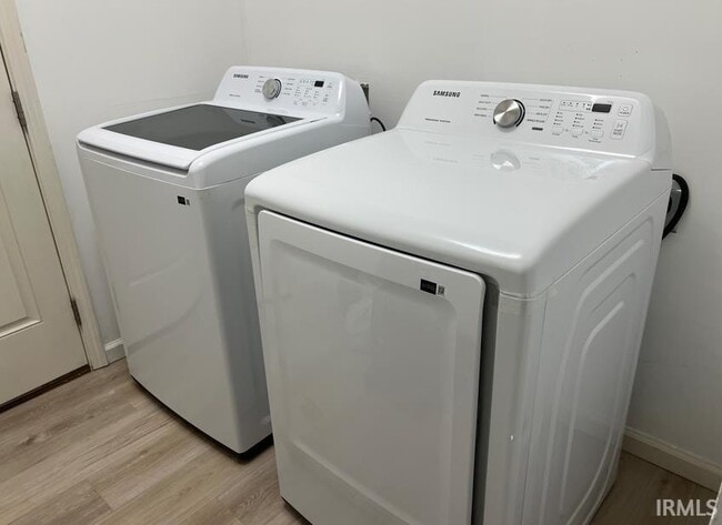 Foto del edificio - 861 Farrier Pl