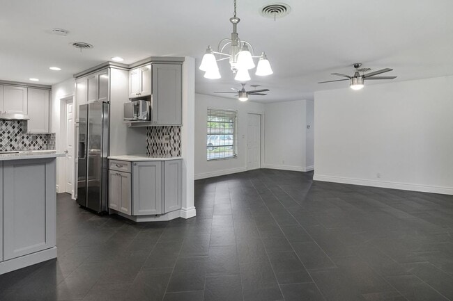 Foto del edificio - 276 SW 7th Ave