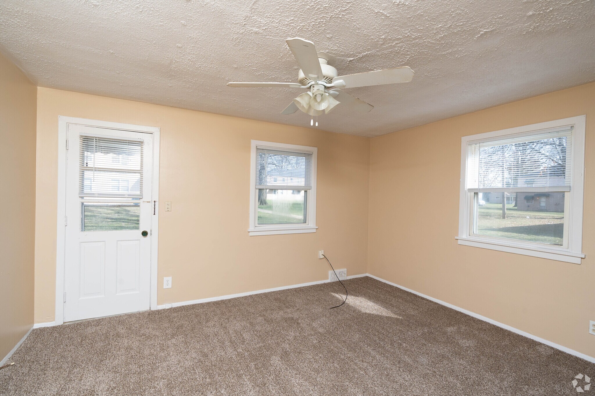 Park Lane Manor Apartments – photo 3
