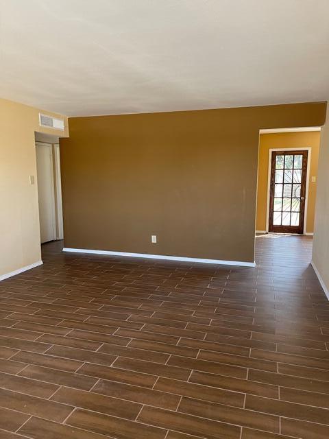 Foto del edificio - 5704 Wren Ave