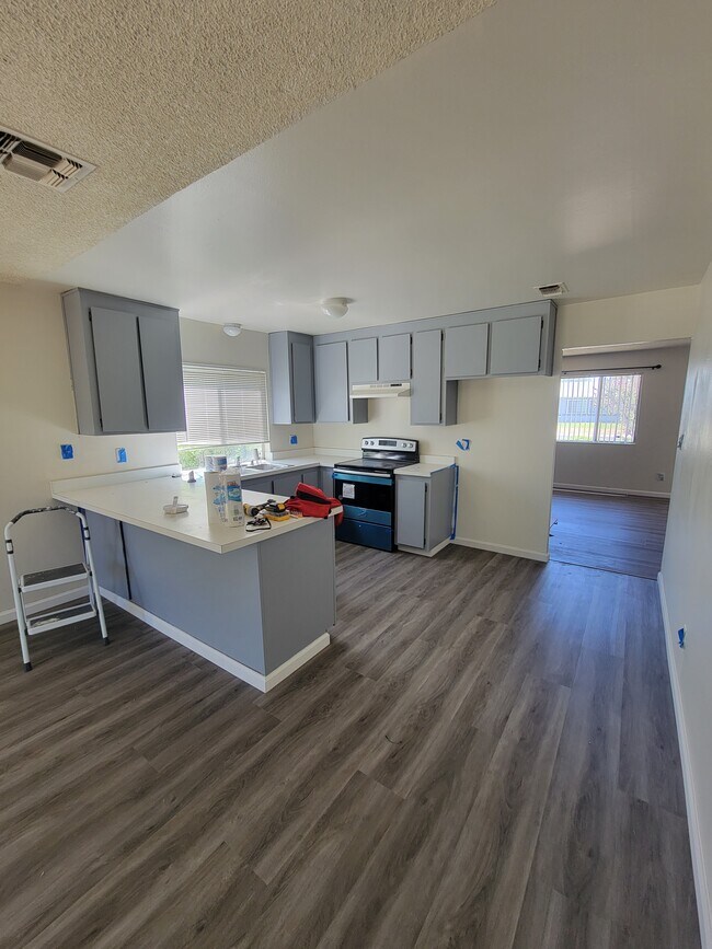Kitchen - 1611 Hurley Ct