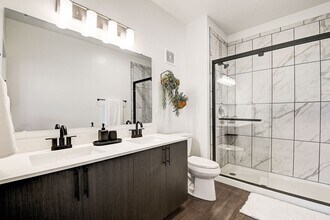 Interior Photo - The E